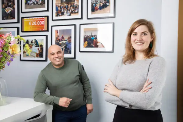 Foto Abdellah Mehraz (l) en Lauren Ekkelboom. Fotograaf: Raúl Neijhorst.